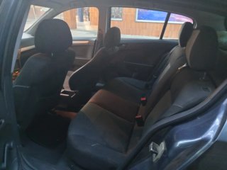 Coche azul oscuro