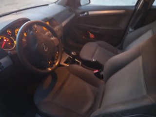 Coche azul oscuro
