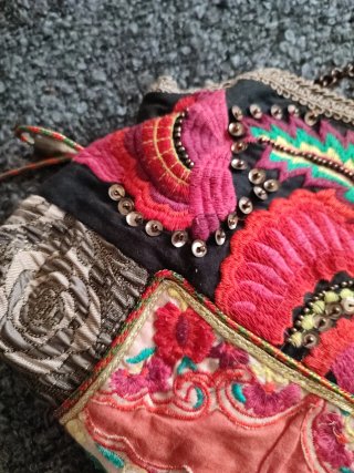 Bolso fiesta Zara multicolor bordado