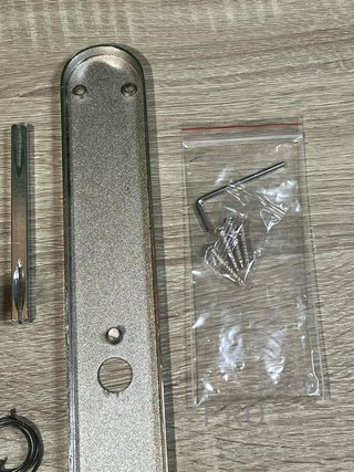 Manetas para puertas Emuca