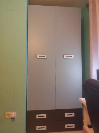Guardaroba giovanile con 2 ante e 2 cassetti