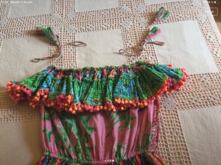 Vestido estampado con madroños