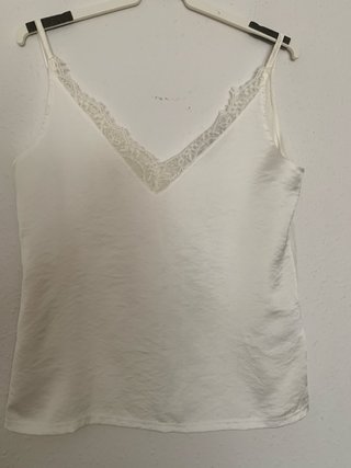 Blusa blanca con encaje