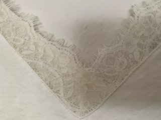 Blusa blanca con encaje