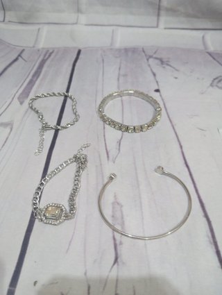 Pack 4 Pulseras Plateadas