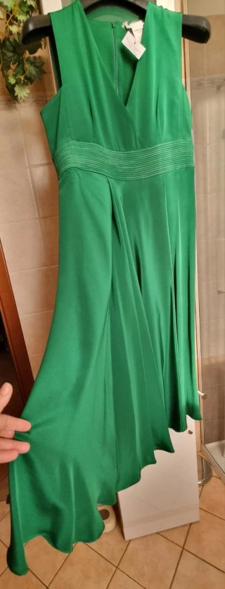 Abito verde in seta nuovo con cartellino