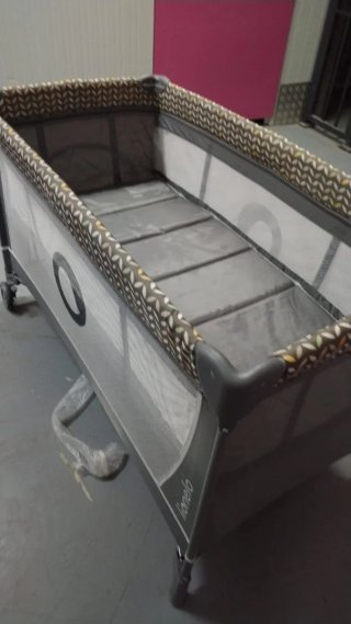 Cuna de viaje Lionelo con cambiador
