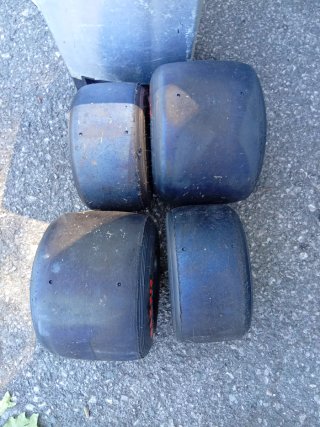 Neumáticos Maxxis 1 tanda de 5m 95%