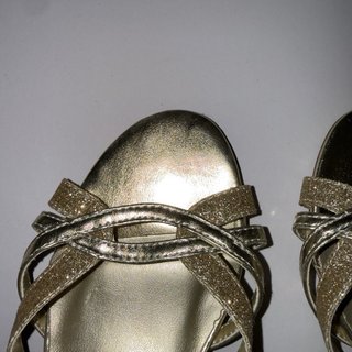 Sandalias Touch Ups Doradas Talla 36.