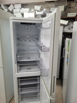 ☆NEVERA MARCA GRUNDIG COMBI NOFROST A++☆