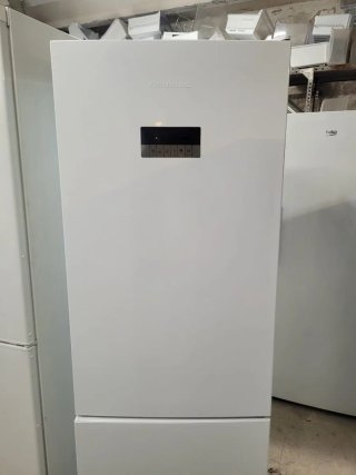 ☆NEVERA MARCA GRUNDIG COMBI NOFROST A++☆