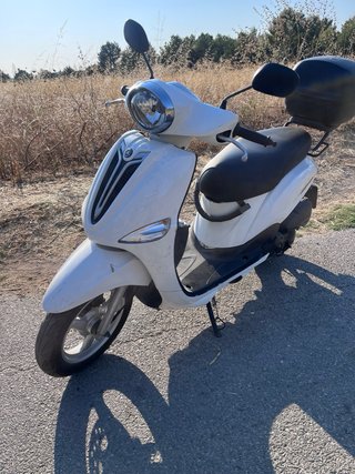 Yamaha Delight 125 Scooter Blanca