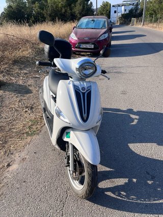 Yamaha Delight 125 Scooter Blanca