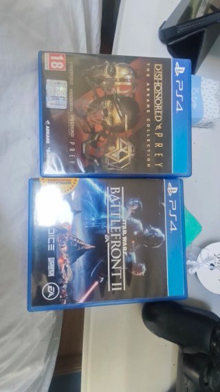 PS4 (PlayStation 4) Negra + Mando + 2 Juegos
