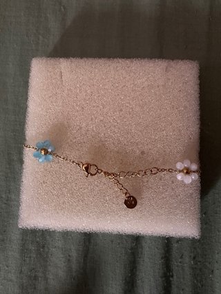 Pulsera flores oro y piedras