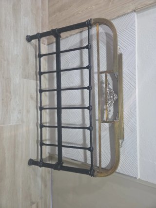 Cabezero de cama antiguo