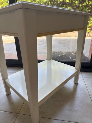 Mesita auxiliar blanca con cristal