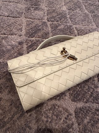 Bolsa Bottega Veneta Andiamo Clutch Creme