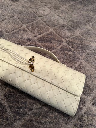 Bolsa Bottega Veneta Andiamo Clutch Creme