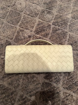 Bolsa Bottega Veneta Andiamo Clutch Creme