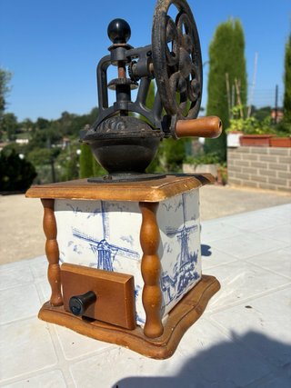 Macinino vintage a volano grande da collezione