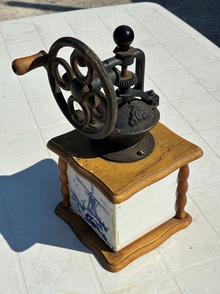 Macinino vintage a volano grande da collezione