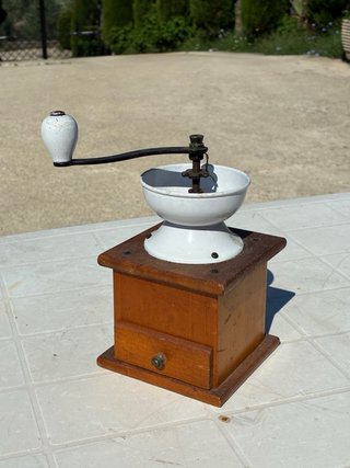 Macinino da caffè vintage in legno