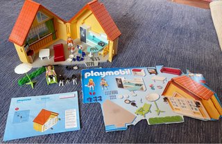 Casa Playmobil con figuras y accesorios