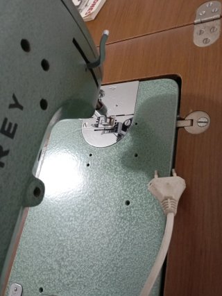 Máquina de coser Refrey 427