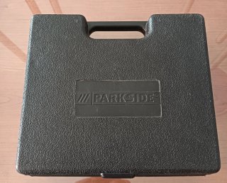 Mini atornillador Parkside con accesorios
