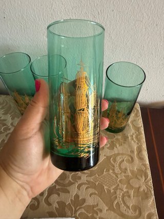 Set di 4 bicchieri antichi con barca a vela verde