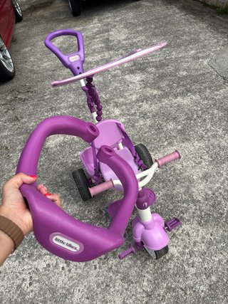 Triciclo dirigido Little Tikes Morado