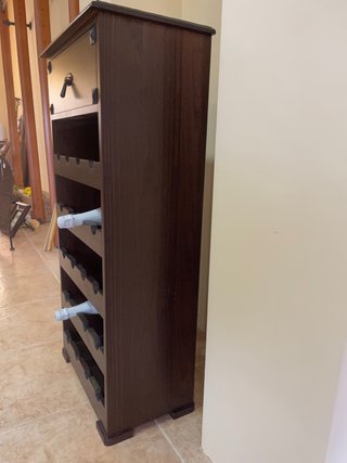 Botellero de madera con cajón