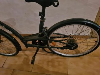 Bicicleta de paseo negra