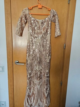 Vestido de fiesta beige y dorado