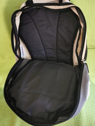 Mochila Reebok gris y beige