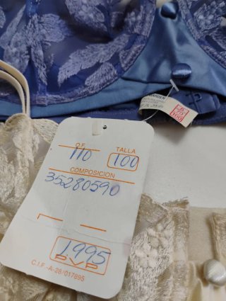 Sujetadores encaje flores sin estrenar Talla 100C