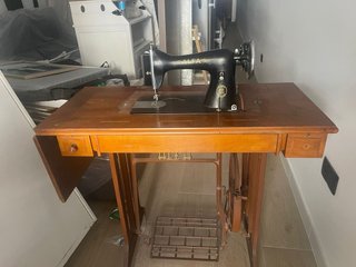 Máquina de Coser Antigua alfa de Metal