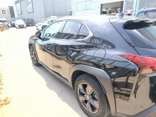 Lexus UX 2023
