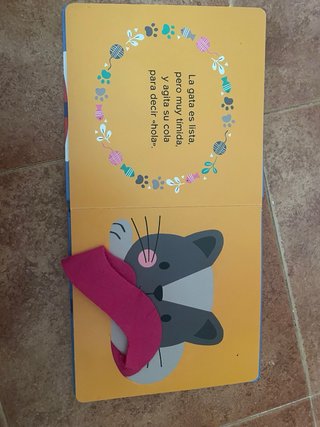 Libro infantil El perro juega al escondite