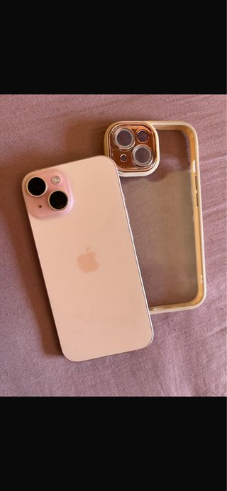 iPhone 15 Rosa con funda rosa