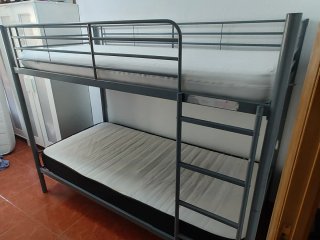 Litera de aluminio gris.    Regalo colchones