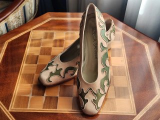 Zapatos REBECA SANVER beige y verde