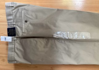 Pantalones Chinos Brooks Brothers sin estrenar.