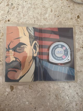 PSP 3000 Blanca + 4 juegos