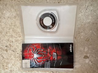 PSP 3000 Blanca + 4 juegos