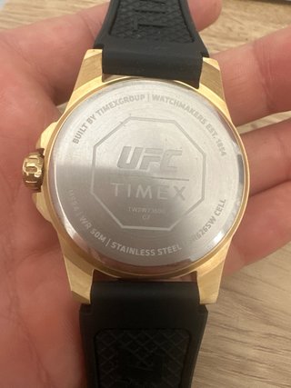 Reloj Timex UFC Dorado y Negro Poco Uso