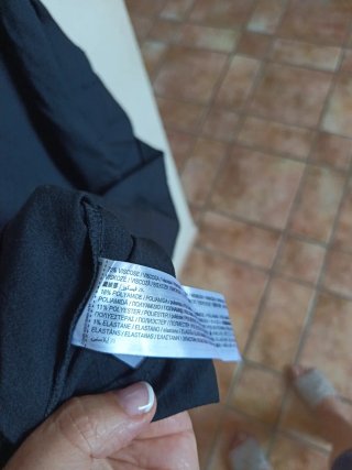 Top Mango Riga. Negro