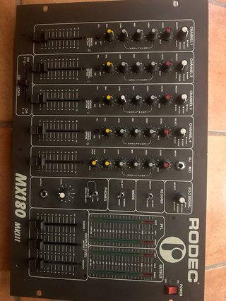 Mesa de mezclas Rodec MX180 MKIII