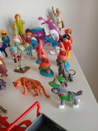 Lote variado figuras y vehículos
